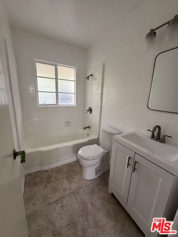 220 N Louise Street B, Glendale, CA 91206