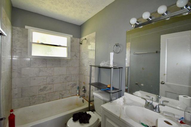 2242 Lexington Avenue, Columbus, OH 43211