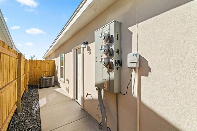 2105 E Viviana Street, Edinburg, TX 78542