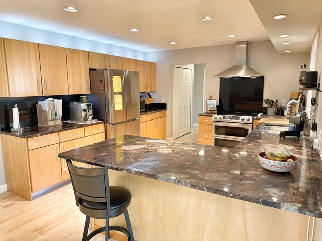 2495 Chalet Drive, Rochester Hills, MI 48309