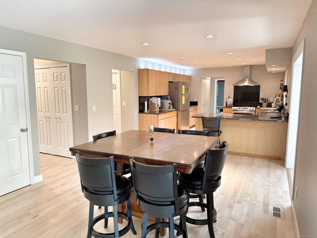 2495 Chalet Drive, Rochester Hills, MI 48309