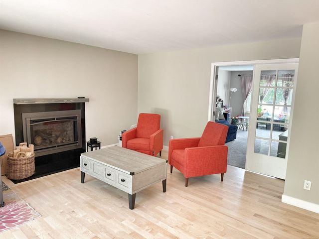 2495 Chalet Drive, Rochester Hills, MI 48309