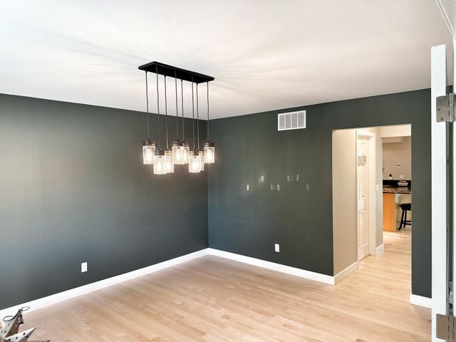 2495 Chalet Drive, Rochester Hills, MI 48309