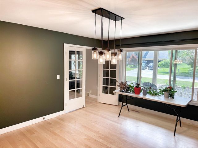 2495 Chalet Drive, Rochester Hills, MI 48309