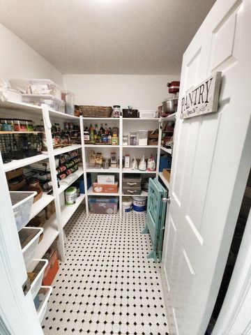 2495 Chalet Drive, Rochester Hills, MI 48309