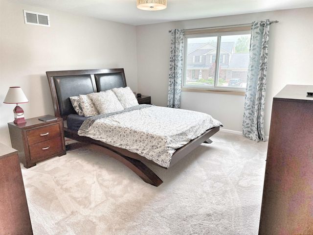 2495 Chalet Drive, Rochester Hills, MI 48309
