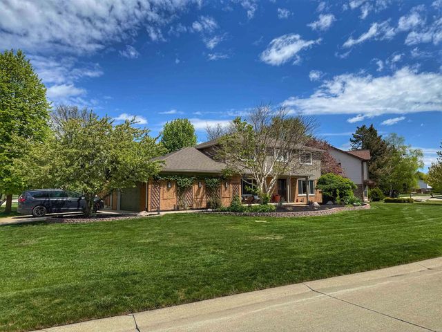 2495 Chalet Drive, Rochester Hills, MI 48309