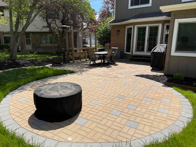 2495 Chalet Drive, Rochester Hills, MI 48309