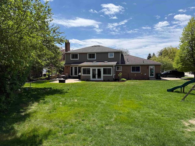 2495 Chalet Drive, Rochester Hills, MI 48309