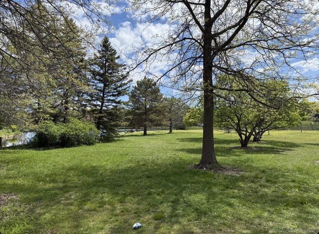 2495 Chalet Drive, Rochester Hills, MI 48309