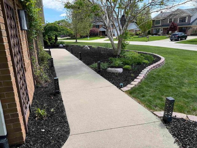 2495 Chalet Drive, Rochester Hills, MI 48309