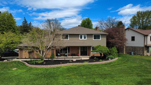 2495 Chalet Drive, Rochester Hills, MI 48309