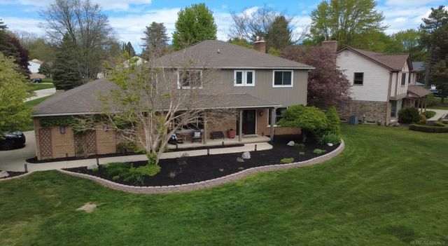 2495 Chalet Drive, Rochester Hills, MI 48309