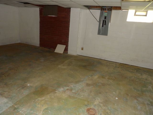 808 Grand Ave, Aliquippa, PA 15001