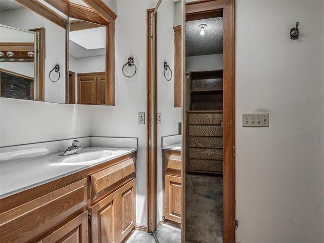 11220 NW 112th Street, Yukon, OK 73099