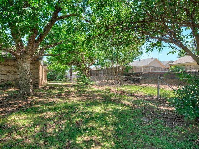 11220 NW 112th Street, Yukon, OK 73099
