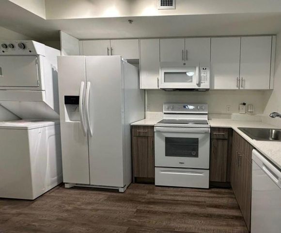 18335 NW 68 Avenue 245-616, Hialeah, FL 33015