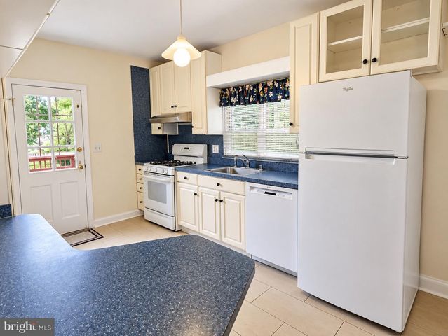 708 DRYDEN DR, Baltimore, MD 21229