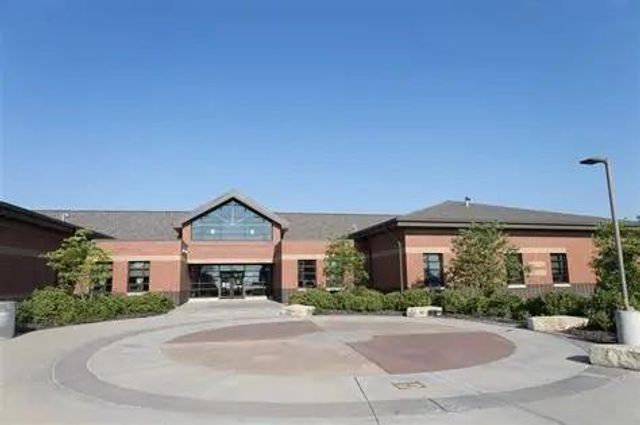 19329 Skyview Lane, Spring Hill, KS 66083
