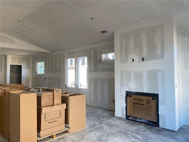 19329 Skyview Lane, Spring Hill, KS 66083