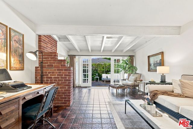 11363 Gladwin Street, Los Angeles, CA 90049