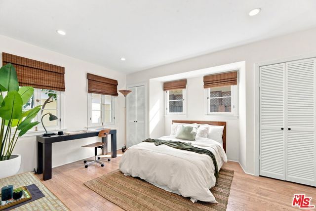 11363 Gladwin Street, Los Angeles, CA 90049