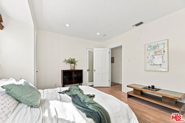11363 Gladwin Street, Los Angeles, CA 90049