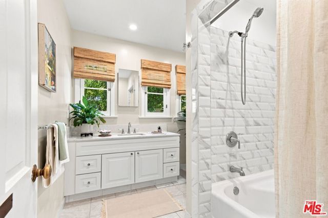 11363 Gladwin Street, Los Angeles, CA 90049