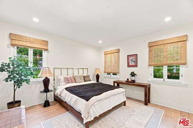 11363 Gladwin Street, Los Angeles, CA 90049