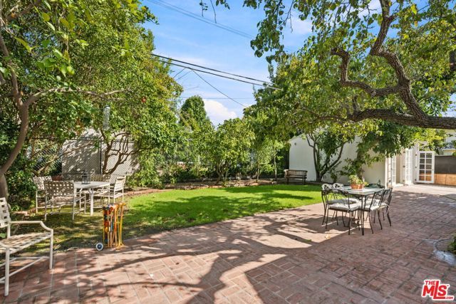 11363 Gladwin Street, Los Angeles, CA 90049