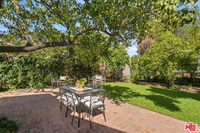 11363 Gladwin Street, Los Angeles, CA 90049