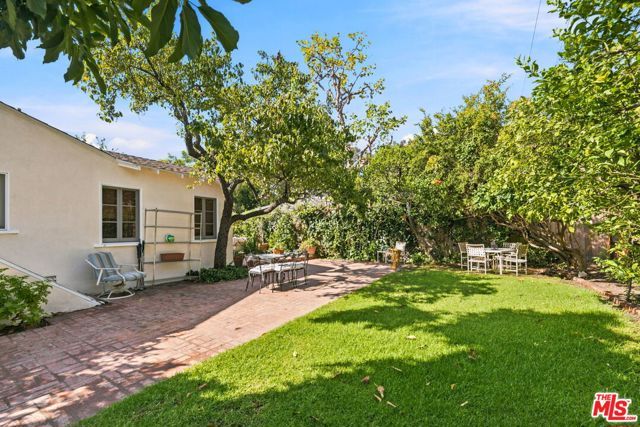 11363 Gladwin Street, Los Angeles, CA 90049