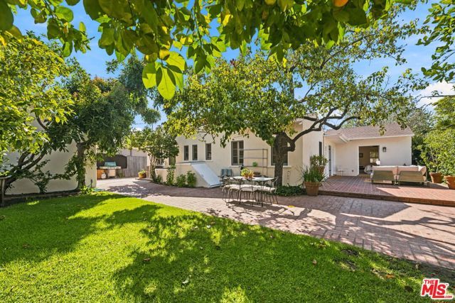 11363 Gladwin Street, Los Angeles, CA 90049