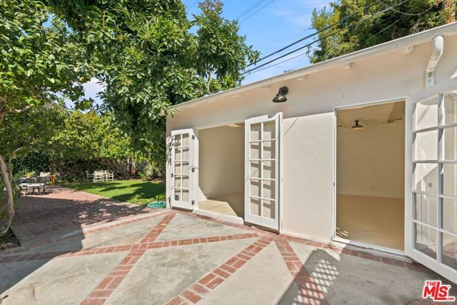 11363 Gladwin Street, Los Angeles, CA 90049