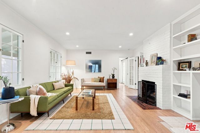 11363 Gladwin Street, Los Angeles, CA 90049