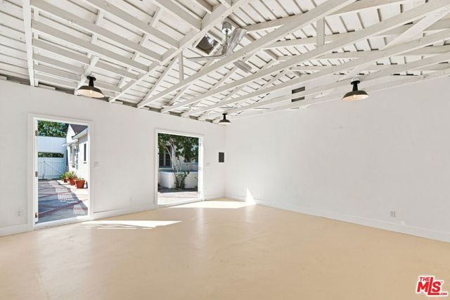 11363 Gladwin Street, Los Angeles, CA 90049