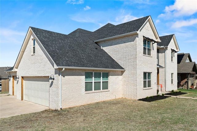 9909 Glover River Drive, Yukon, OK 73099