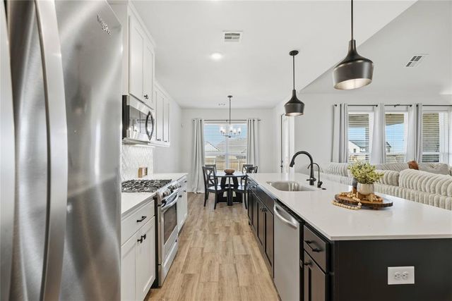 9909 Glover River Drive, Yukon, OK 73099