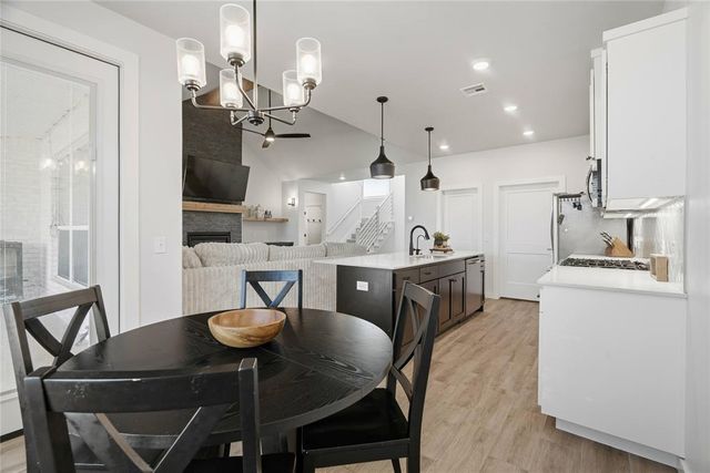 9909 Glover River Drive, Yukon, OK 73099