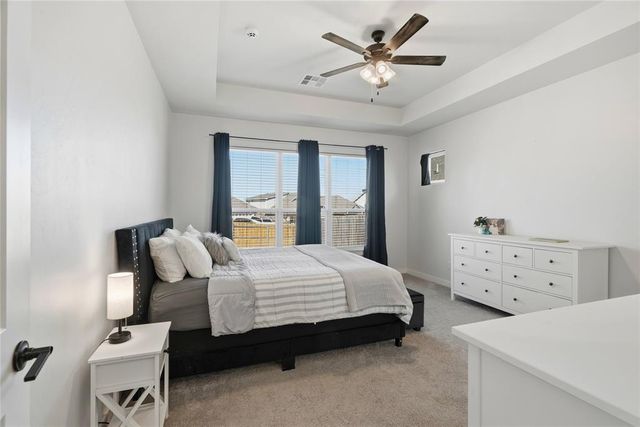 9909 Glover River Drive, Yukon, OK 73099