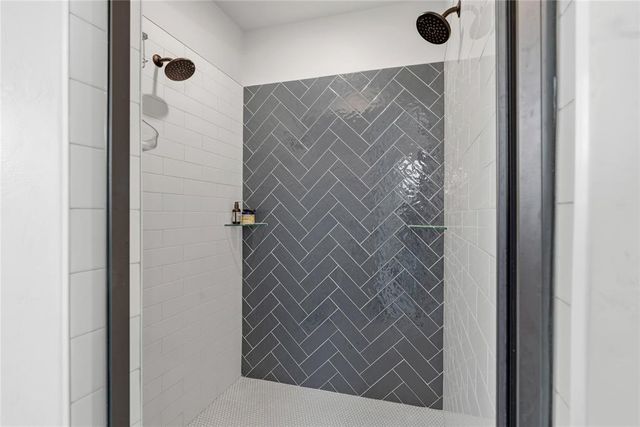 9909 Glover River Drive, Yukon, OK 73099