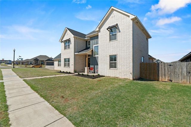 9909 Glover River Drive, Yukon, OK 73099