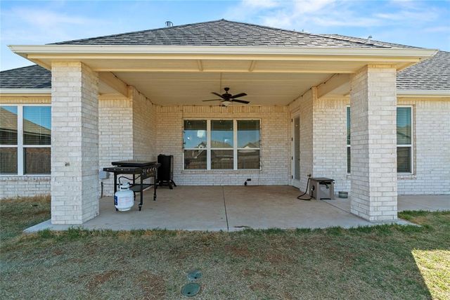 9909 Glover River Drive, Yukon, OK 73099
