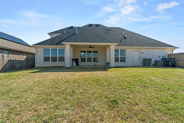 9909 Glover River Drive, Yukon, OK 73099