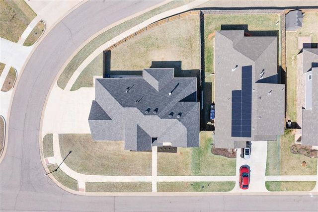 9909 Glover River Drive, Yukon, OK 73099