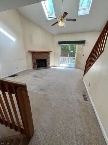 43 Rhea Run, Hampton Twp., NJ 07860