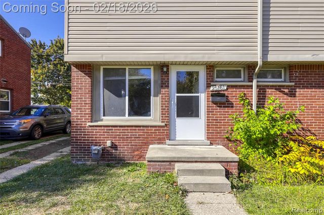 25161 Coolidge, Oak Park, MI 48237