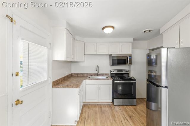 25161 Coolidge, Oak Park, MI 48237