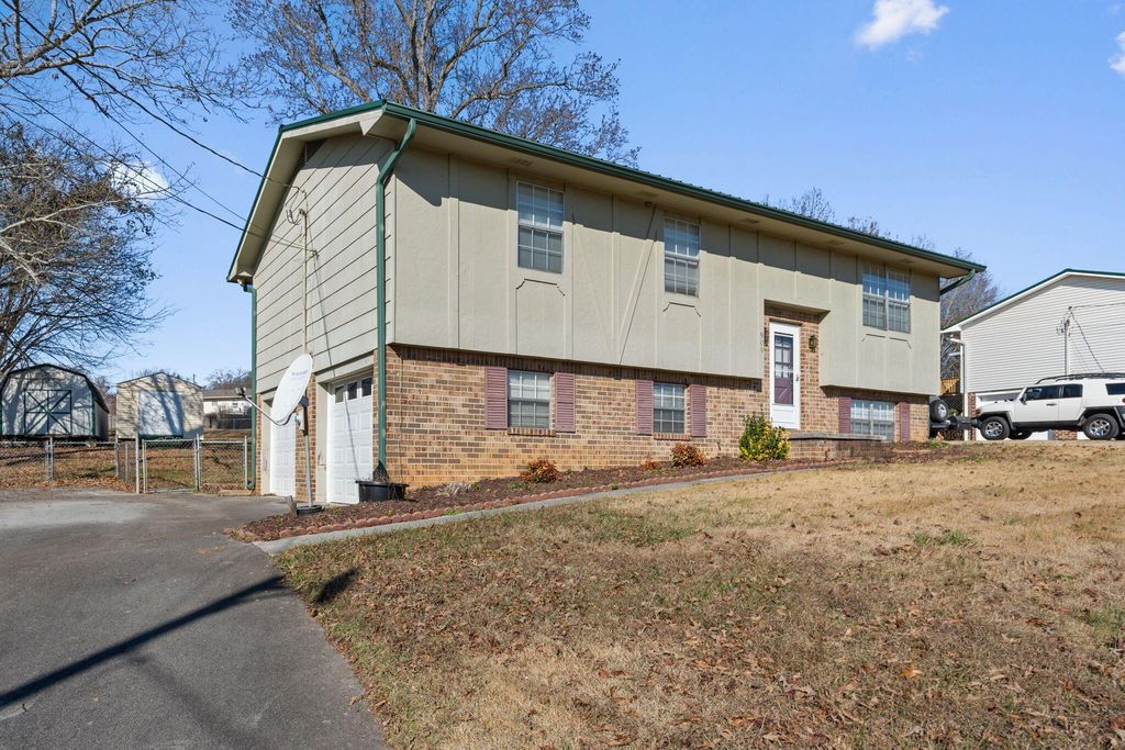 909 Tri Circle NE, Cleveland, TN 37312