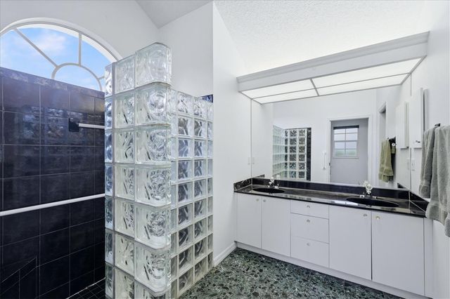 3510 CRYSTAL LAKES COURT, Sarasota, FL 34235